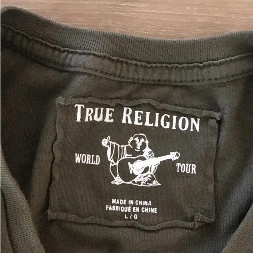 True Religion Guitar/Buddha Tee L